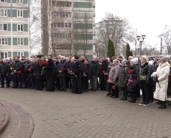 Сергей Захаров принял участие в акции у Мемориала воинам, павшим в локальных столкновениях