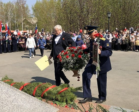 Торжественный митинг на День Победы в микрорайоне Пашино открыл Вячеслав Илюхин