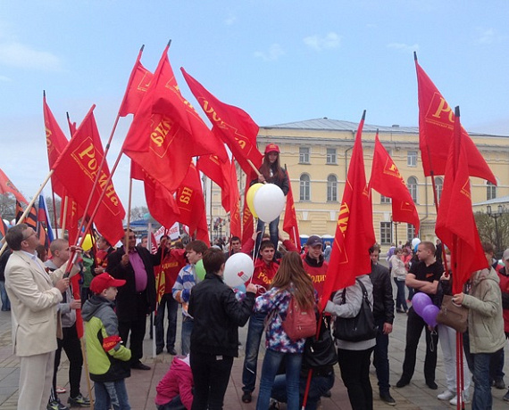 Колонна "РОДИНЫ" прошла по центральной улице Оренбурга