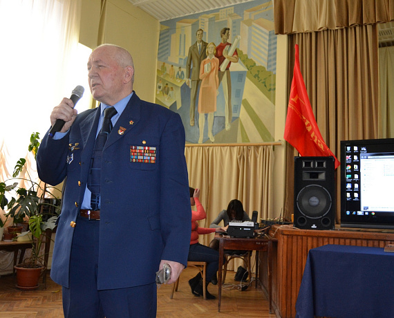 Саратовские партийцы провели акцию, посвящённую 70-летию победы