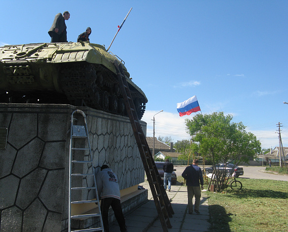 Крымские родинцы к 9 мая привели в порядок мемориал