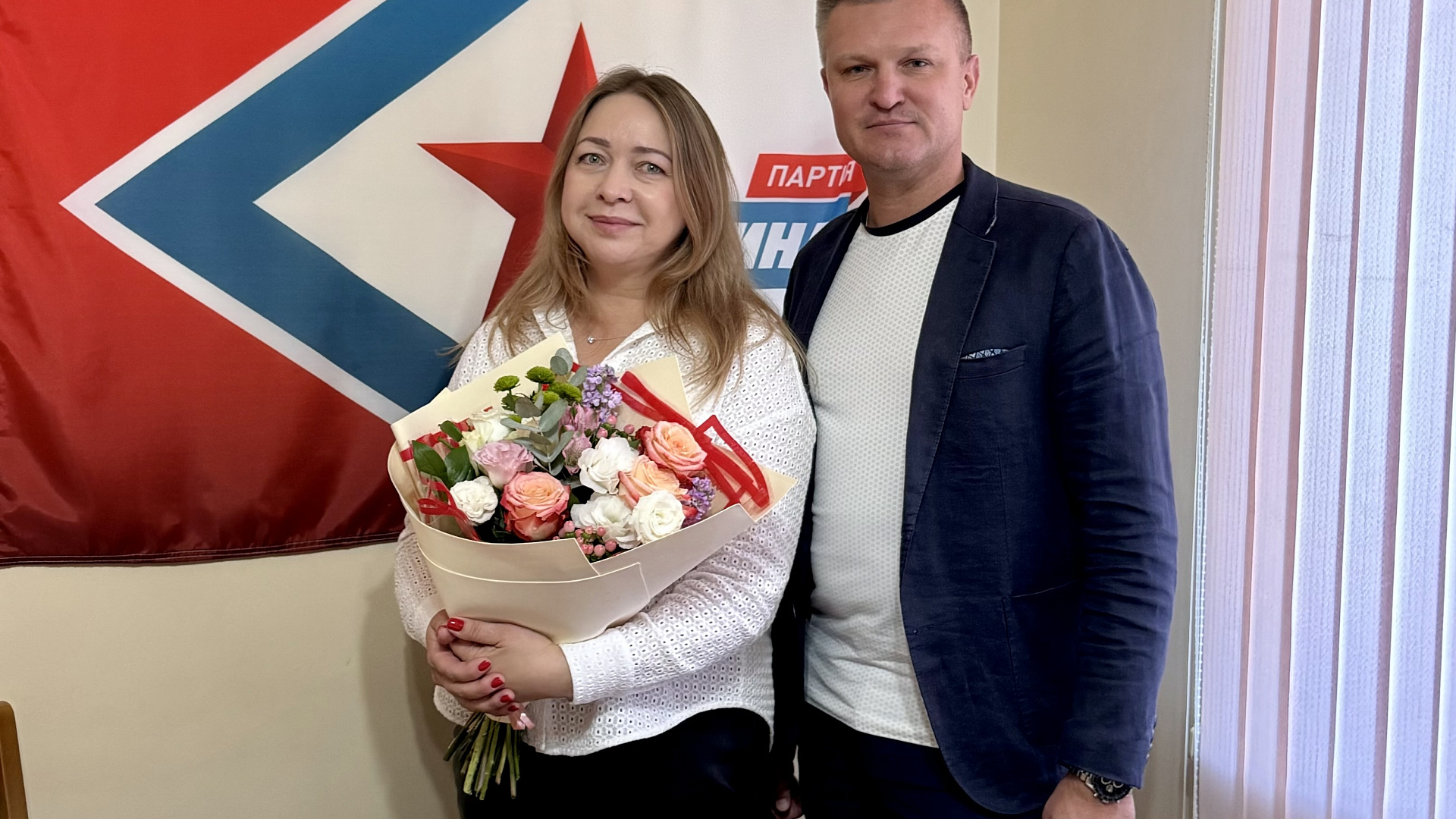 Владимир Сухарев на личном приеме поздравил учителей с их профессиональным праздником