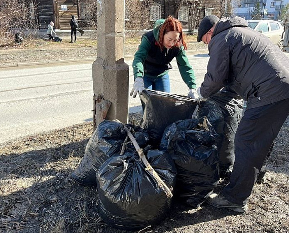 Жители Новосибирска приняли участие в организованном Клубом избирателей Вячеслава Илюхина субботнике
