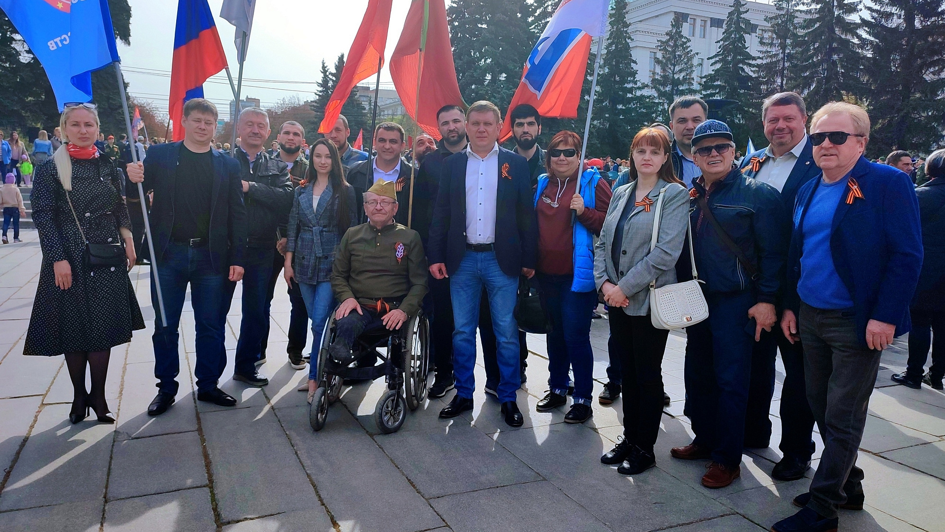 Команда Челябинской "РОДИНЫ" приняла участие в возложении цветов у Вечного огня