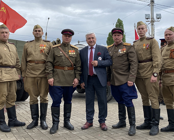 Воронежская "РОДИНА" возложила венок Памяти на "Чижовском плацдарме"