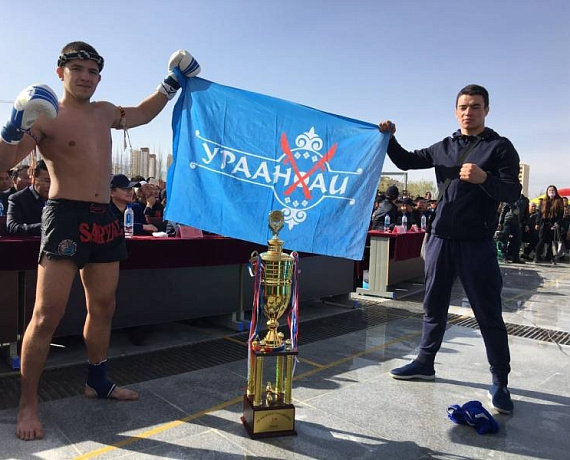 Лаптев: Взаимодействие с клубом "Ураанхай" положительно сказывается на имидже "РОДИНЫ" в Якутии
