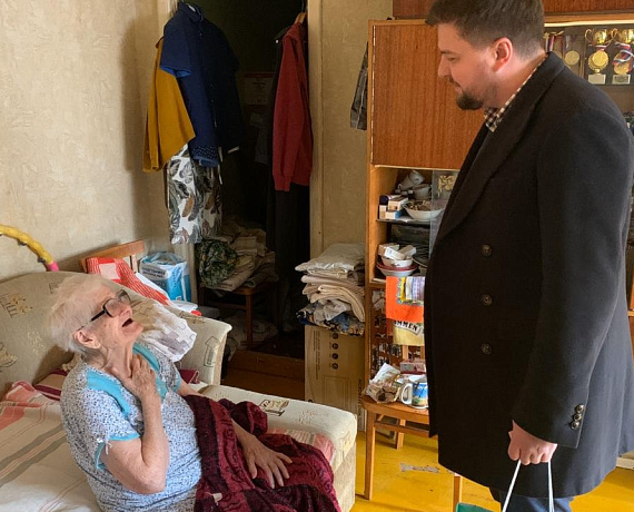 Воронежская "РОДИНА" поздравила с 8 Марта женщин – участниц Великой Отечественной войны