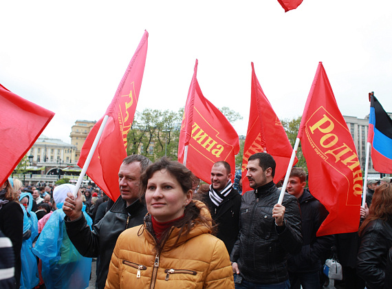 "РОДИНА" в Александровском саду почтила память погибших в Одессе, 5 мая 2014 г. (галерея 2)