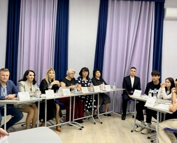 Владимир Сухарев обратился к участникам и гостям краеведческого конкурса "Моя Волга"