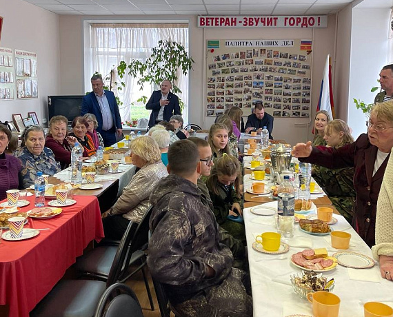 В Твери Журавлев с соратниками почтили память погибших героев у Обелиска Победы