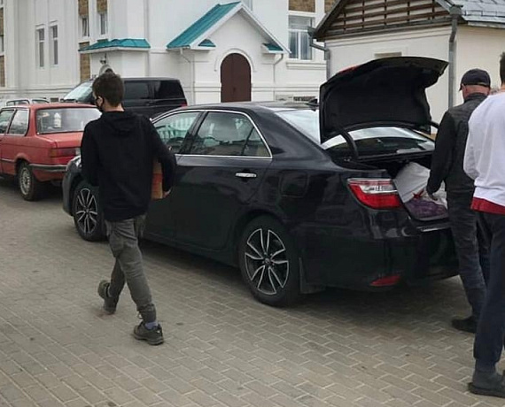 Воронежская "РОДИНА" передала воспитанникам приюта пасхальные подарки