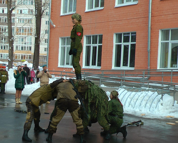 Казанские партийцы провели серию уроков мужества для молодых россиян