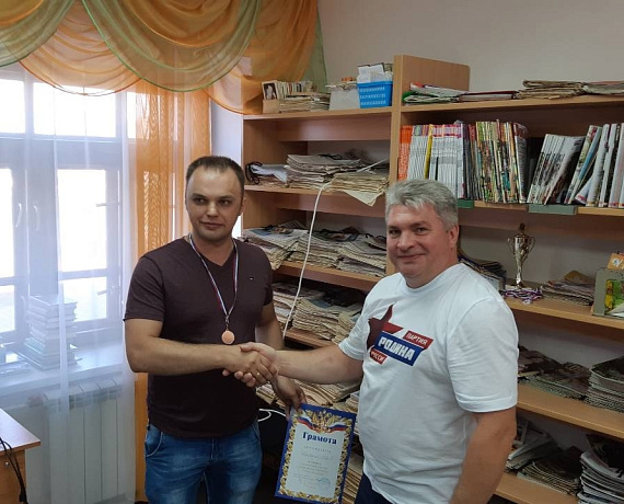 Кандидат от "РОДИНЫ" в Ярославскую облдуму Александр Губарев поздравил жителей поселка Борисоглебский