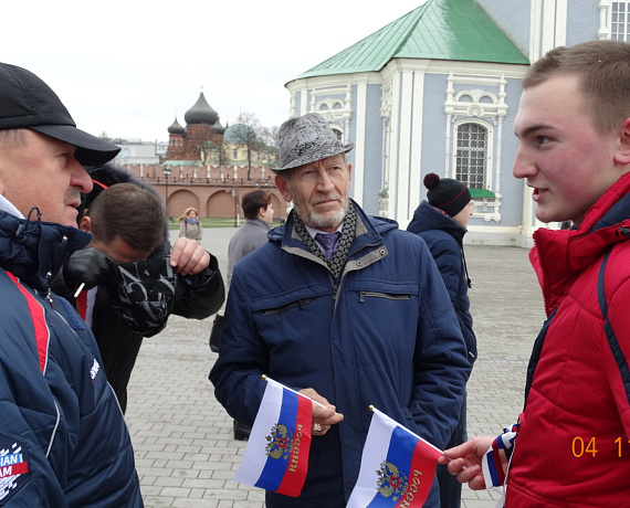 День народного единства в Туле отметили флэшмобом в Кремле
