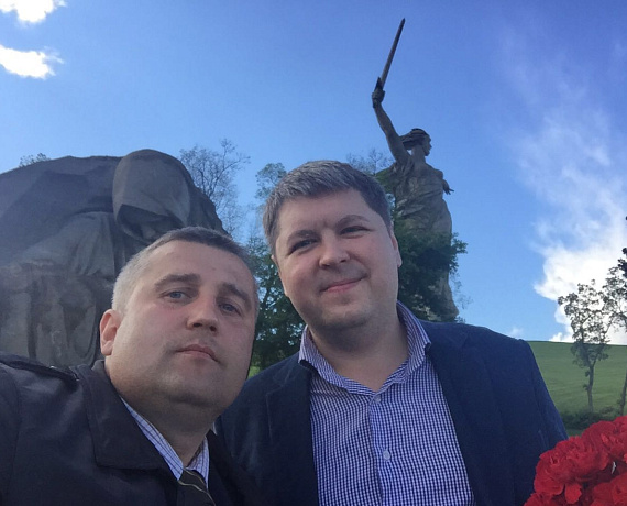 Алексей Рылеев возложил цветы к Вечному огню на Мамаевом кургане