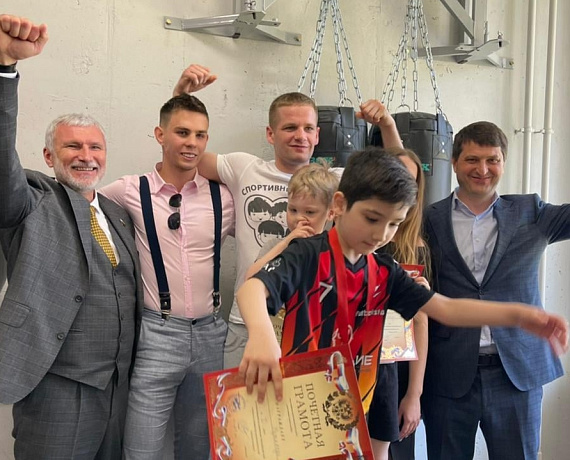 Лидер "РОДИНЫ" наградил юных спортсменов из клуба "Спортивные резервы Родины"