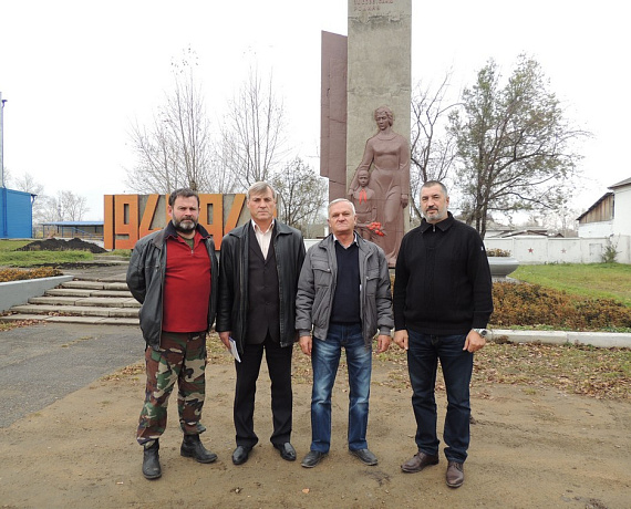 Красноярские партийцы организовали благотворительную выставку
