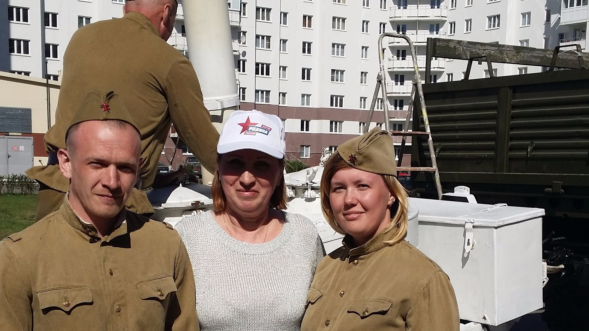 Члены "РОДИНЫ" провели акцию "Победный привал" в Ленобласти