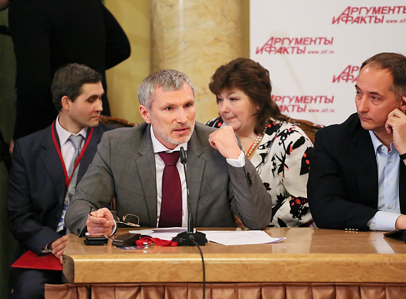 Алексей Журавлёв на круглом столе в "АиФ" на тему: "Куда ведут конкурсы красоты?", 2 апреля 2014 г.