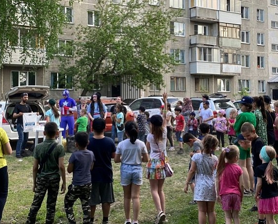 Новосибирская "РОДИНА" в День защиты детей помогли провести массовые праздники во дворах