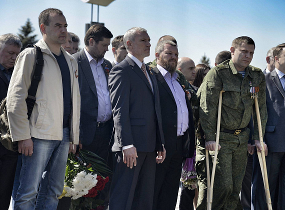 Закладка памятного знака для мемориала погибшим гражданам ДНР, 10.05.2015