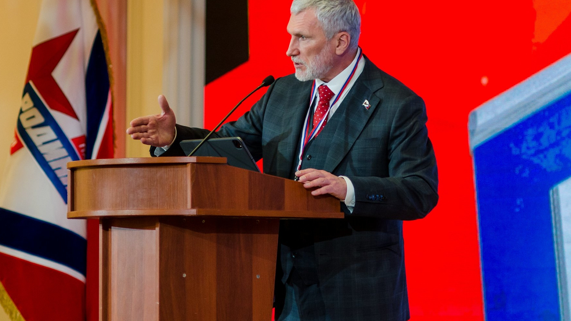 Журавлев: Понятие "патриотизм" навеки должно быть выбито на подкорке