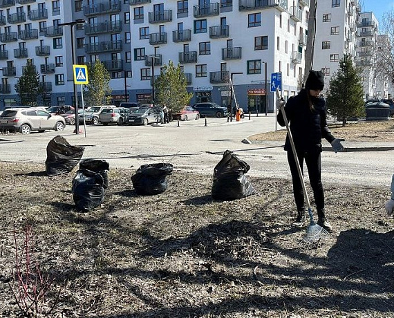 Жители Новосибирска приняли участие в организованном Клубом избирателей Вячеслава Илюхина субботнике
