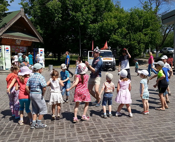 Патриоты организовали детский праздник в Самаре