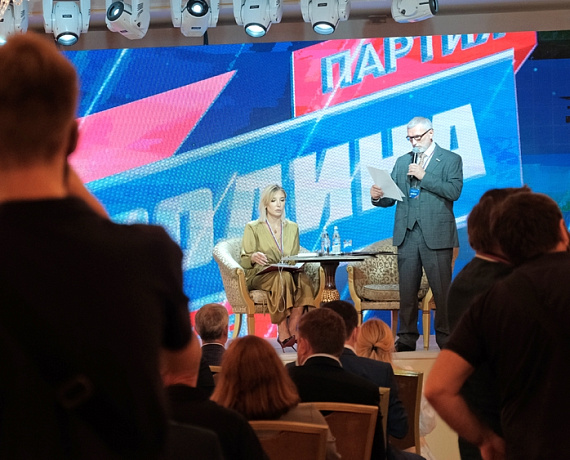Журавлев представил на VII Cъезде основные тезисы предвыборной программы "РОДИНЫ"