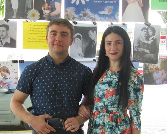 Новочеркасские соратники поздравили земляков с Днем семьи, любви и верности