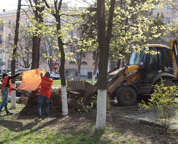 Социал-патриоты навели порядок в центре Новочеркасска
