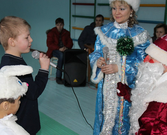 Омская "РОДИНА" и ветераны организовали праздник в школе-интернате