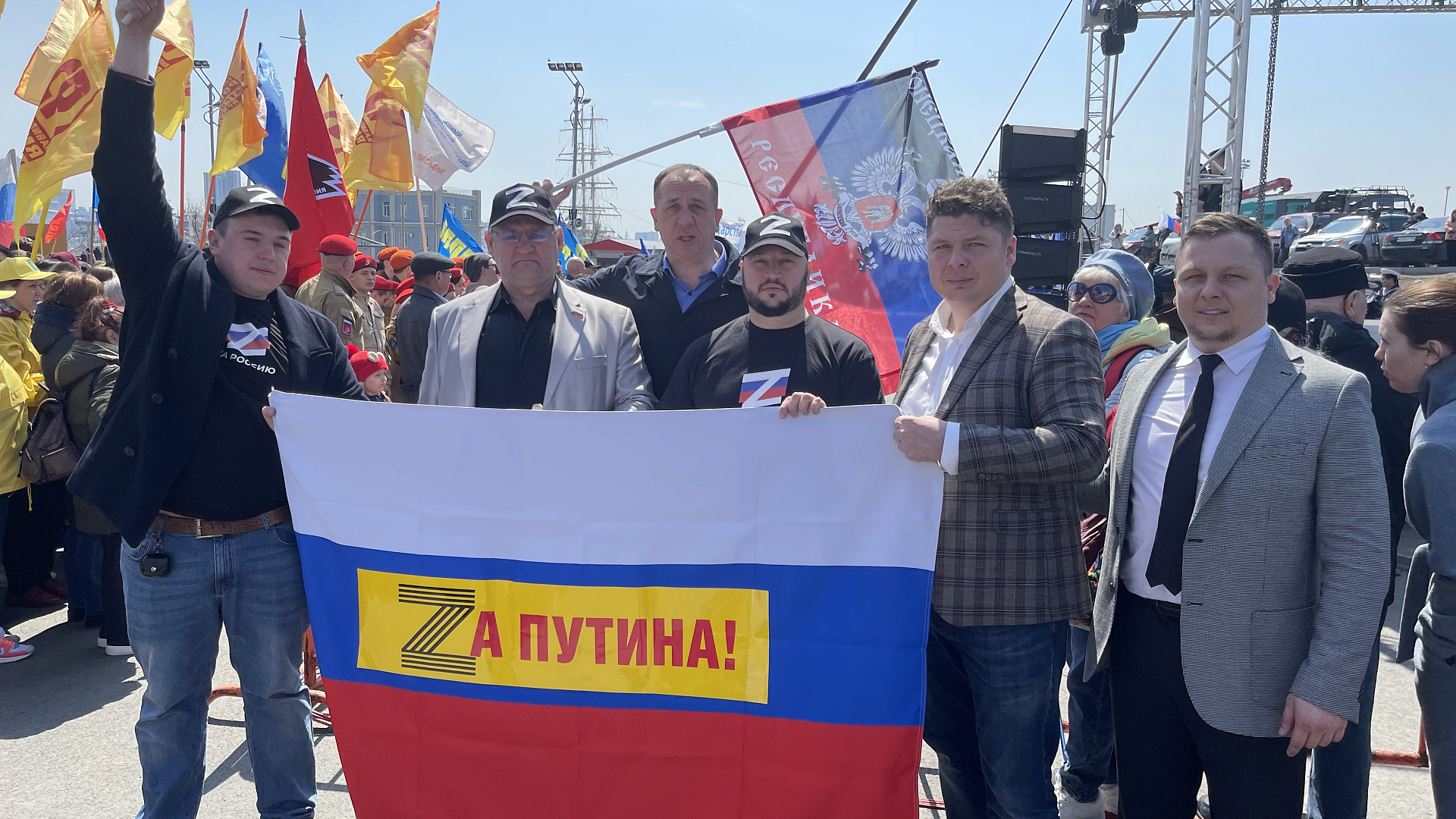 Федор Лугинин принял участие в митинге "Zа Путина" во Владивостоке и встретился с руководством Приморского края