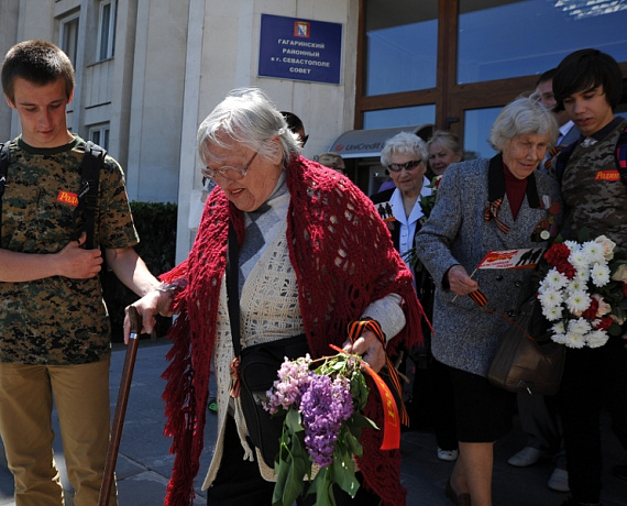 Севастопольская "РОДИНА" поздравила ветеранов с Днем Победы