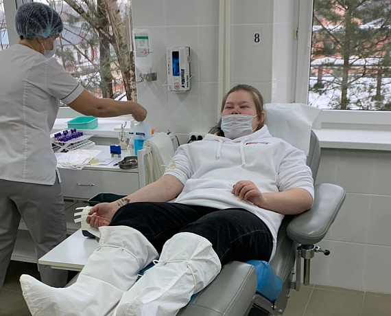 Новгородские соратники сдали кровь в рамках партийной донорской акции