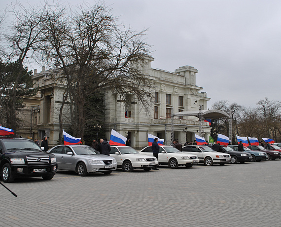 Крымские социал-патриоты провели автопробег