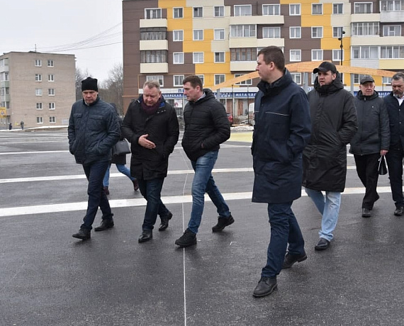 Депутат-родинец Сергей Захаров проверил площадь в подмосковном городе Пересвет