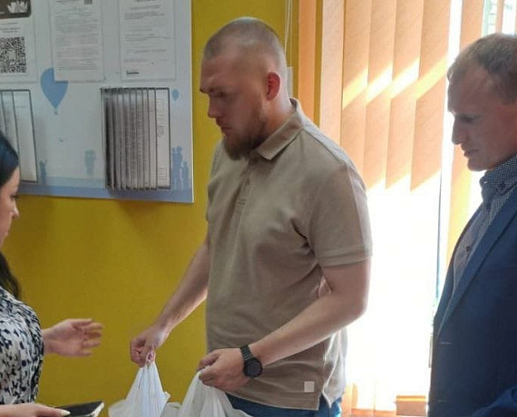 Соратники встретились с пострадавшими от нападения Украины на Курскую область