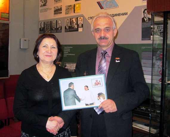 Челябинская "РОДИНА" поздравила Клуб матерей и вдов погибших Героев