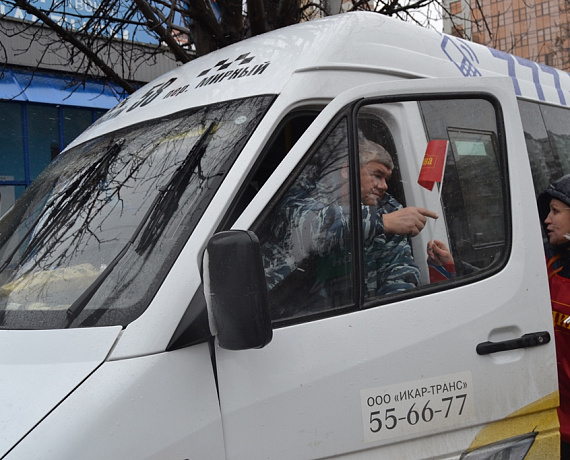 Патриоты Саратова поддержали пикетами выборы в Новороссии