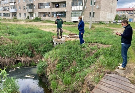 В СВЕРДЛОВСКОЙ ОБЛАСТИ ВЫСТАВЛЯЮТ СЧЕТА ЗА НЕСУЩЕСТВУЮЩУЮ КАНАЛИЗАЦИЮ