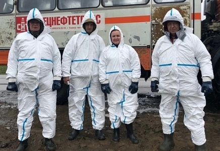 ЕЛЕНА ИВАНОВА ПРИНЯЛА УЧАСТИЕ В ИЗУЧЕНИИ ПОСЛЕДСТВИЙ НЕФТЕРАЗЛИВА НА РЕКЕ КОЛВА РЕСПУБЛИКИ КОМИ